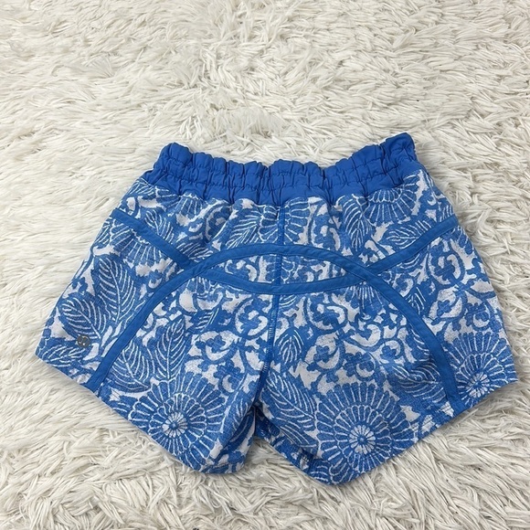 Lululemon Run: Tracker Shorts Beachy Floral White Fossil - Picture 4 of 4